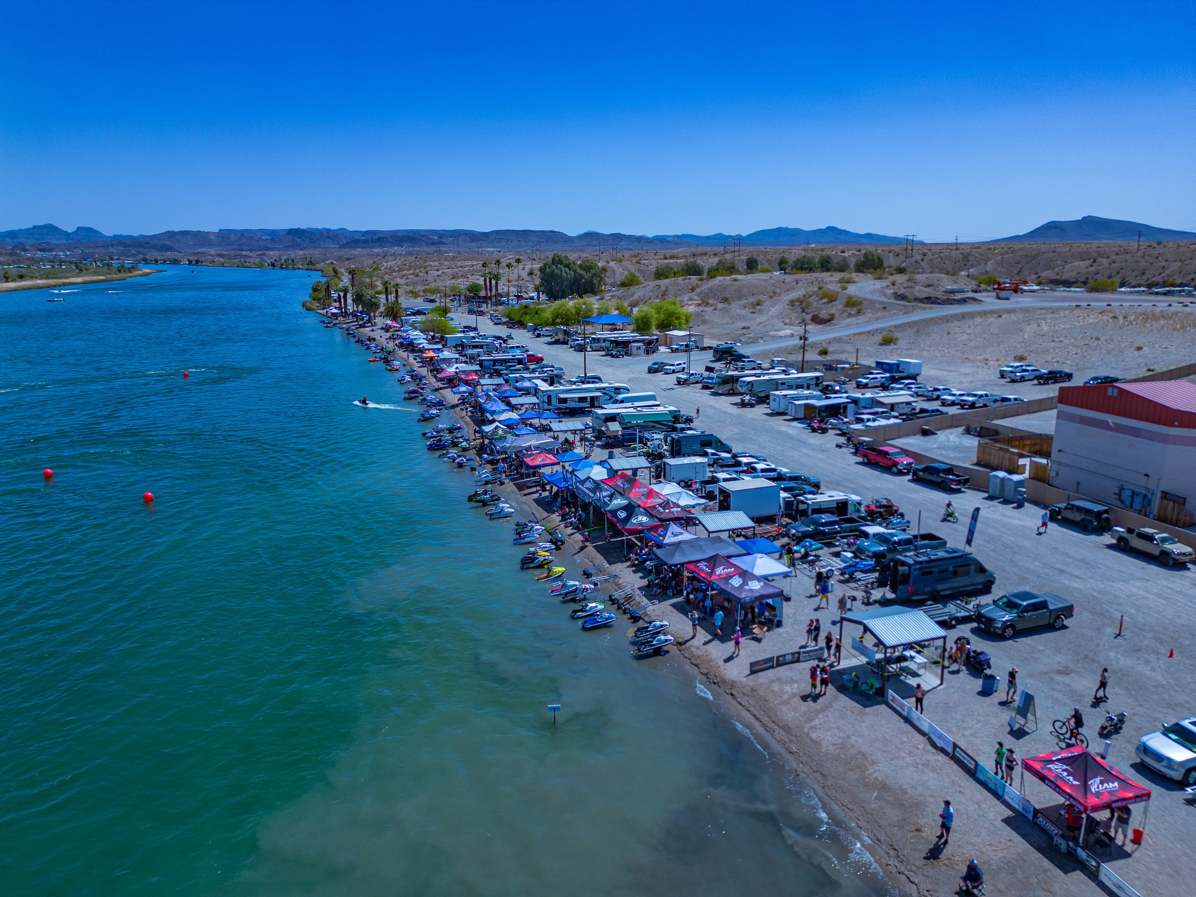 A side view of the entire beach